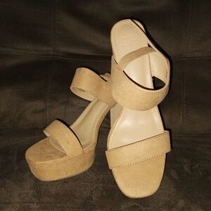 NEW JustFab Sandal with heels